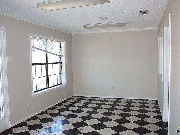 3rd image of 4134 Briarwood Dr