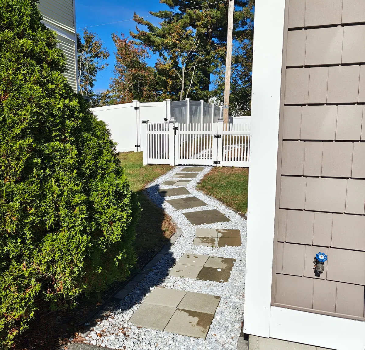 2 bed, 1.5 bath, 1366 sqft, $3,600 — Photo 3