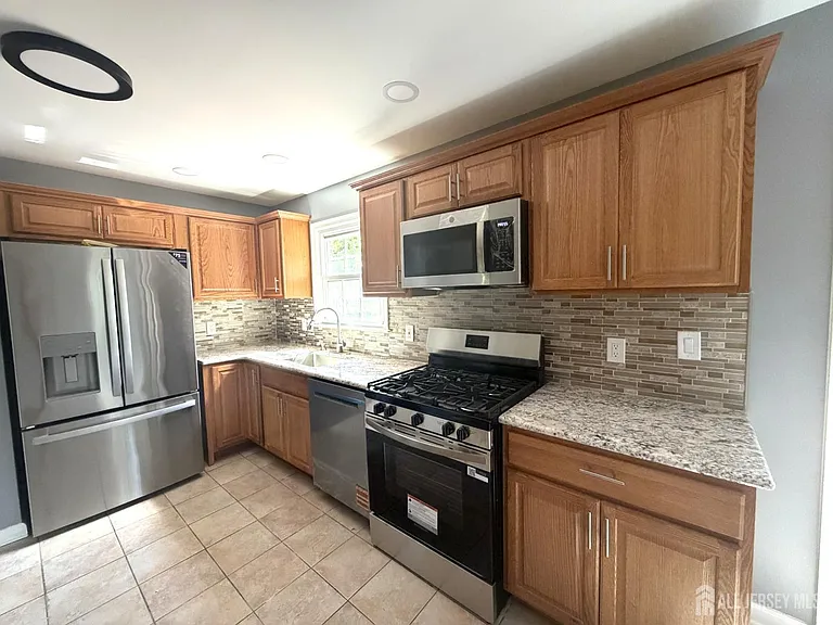 434 Plainfield Rd — Photo 13