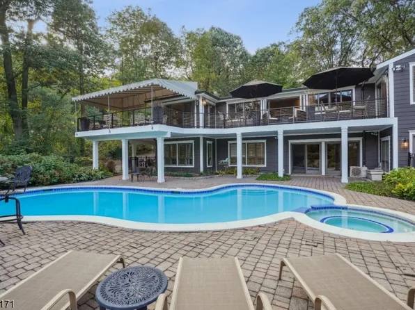 1087 Prospect Ave, Mountainside Boro, NJ 07092