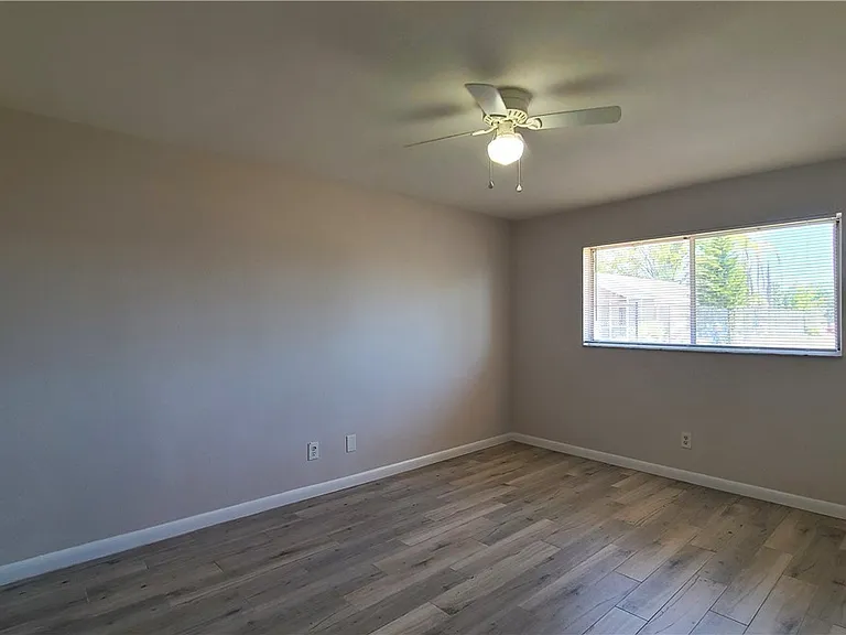 930 SW 47th Ter #5 — Photo 11
