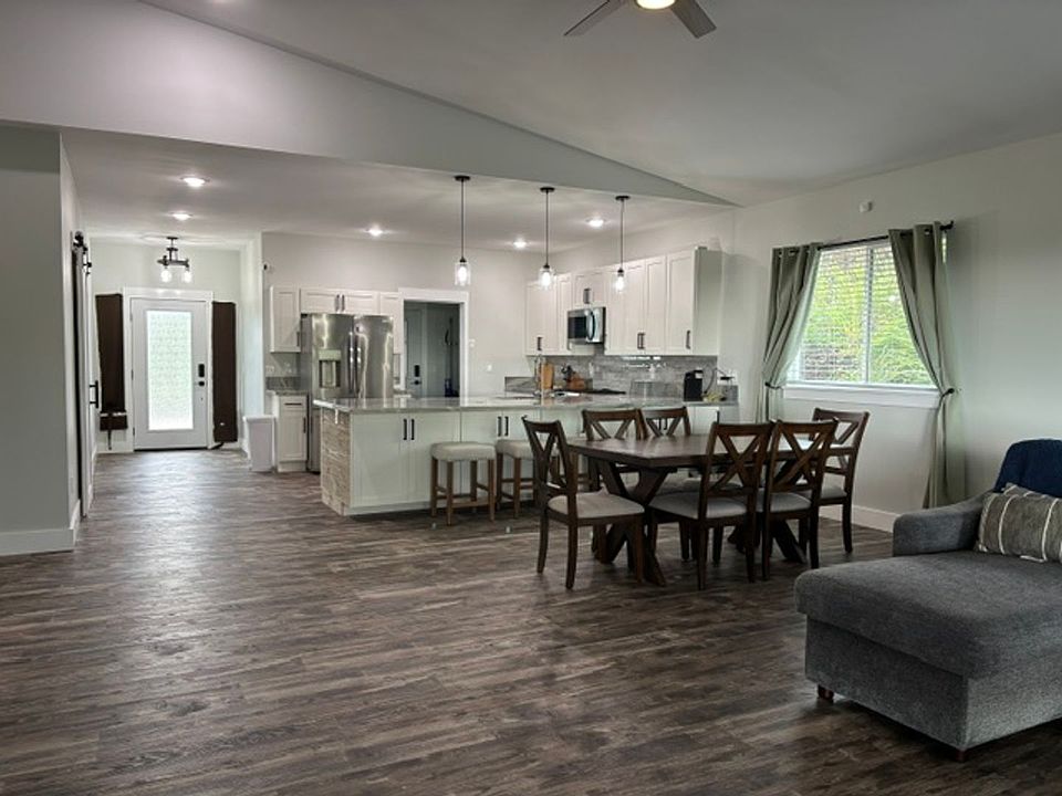 1st image of 94-1526 Kaulua Cir