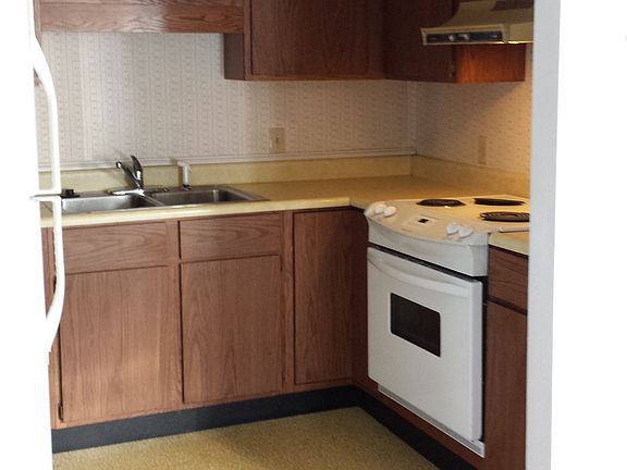 full kitchen