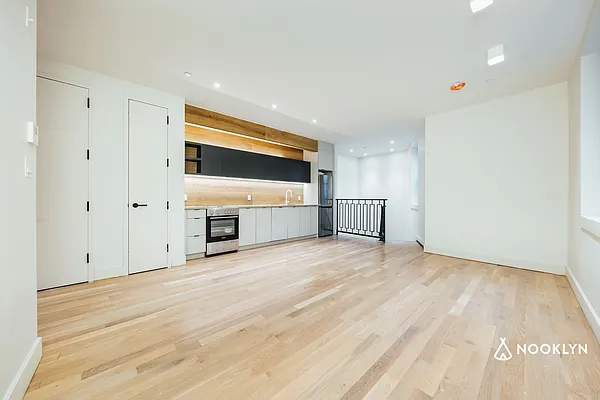 Rented by Nooklyn NYC LLC | media 70