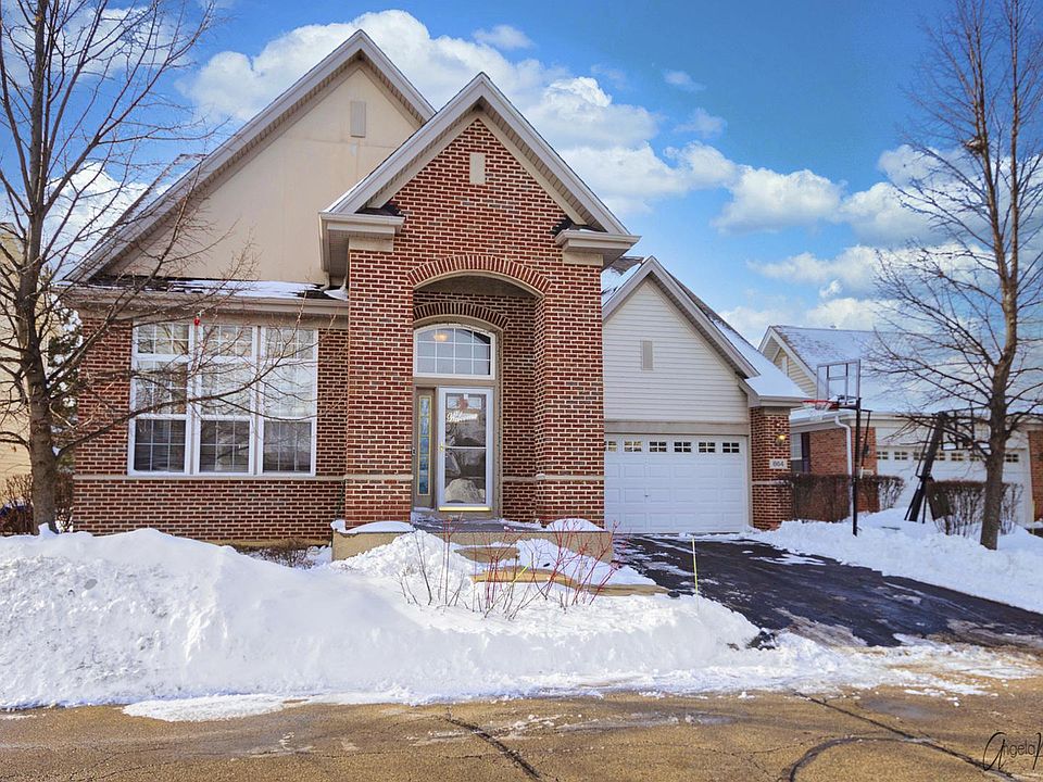 1st image of 864 Savoy Ct