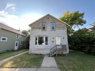 309 N 1st St, Aberdeen City, SD 57401