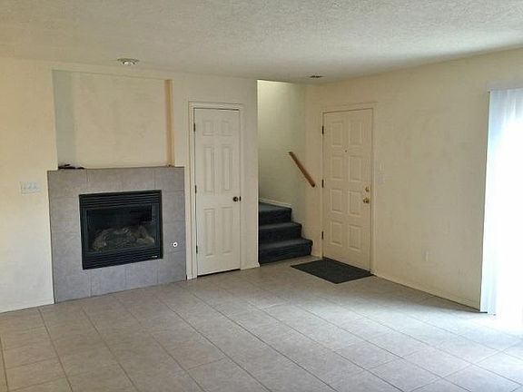 5th image of 1001 Mineral Way Unit 2