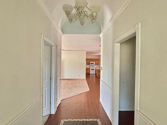 5th image of 1 Southridge Dr