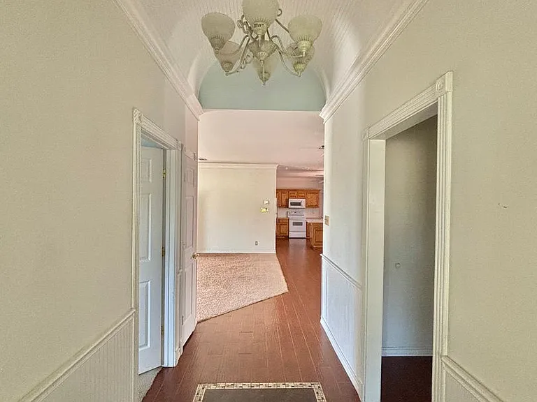 1 Southridge Dr — Photo 5