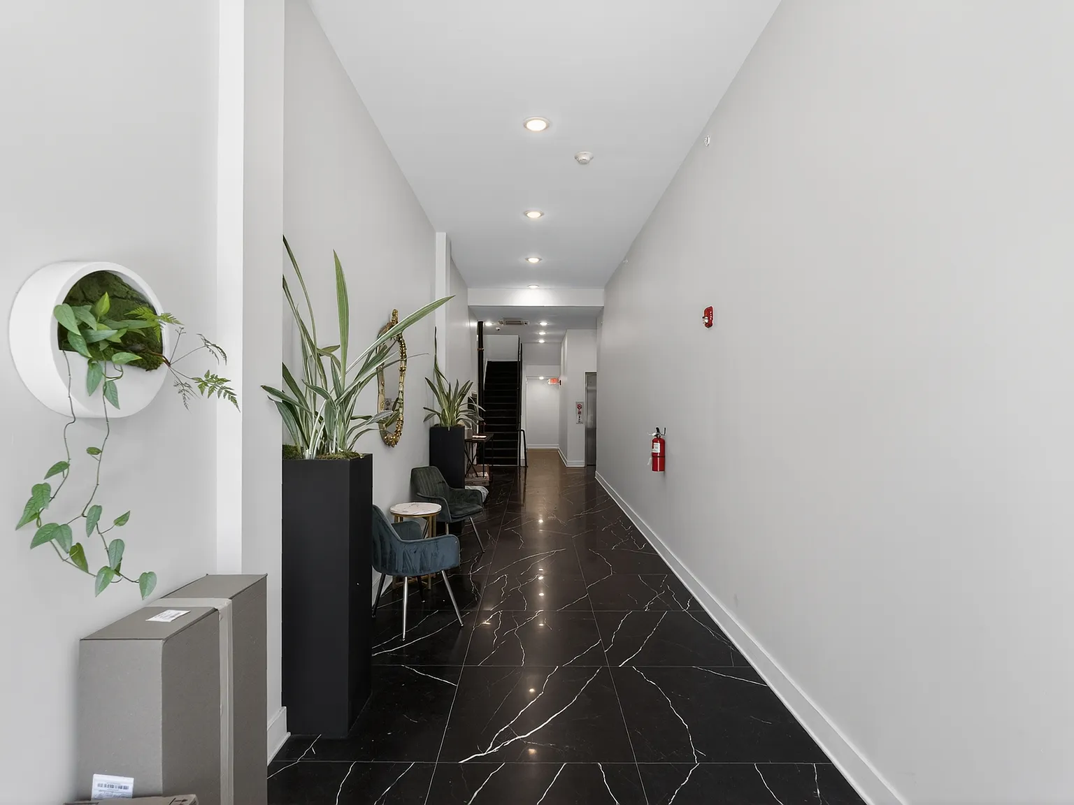 3 bed, 1355 sqft, $3,950 — Photo 3