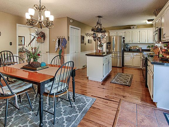 5th image of 4415 Garden Dr