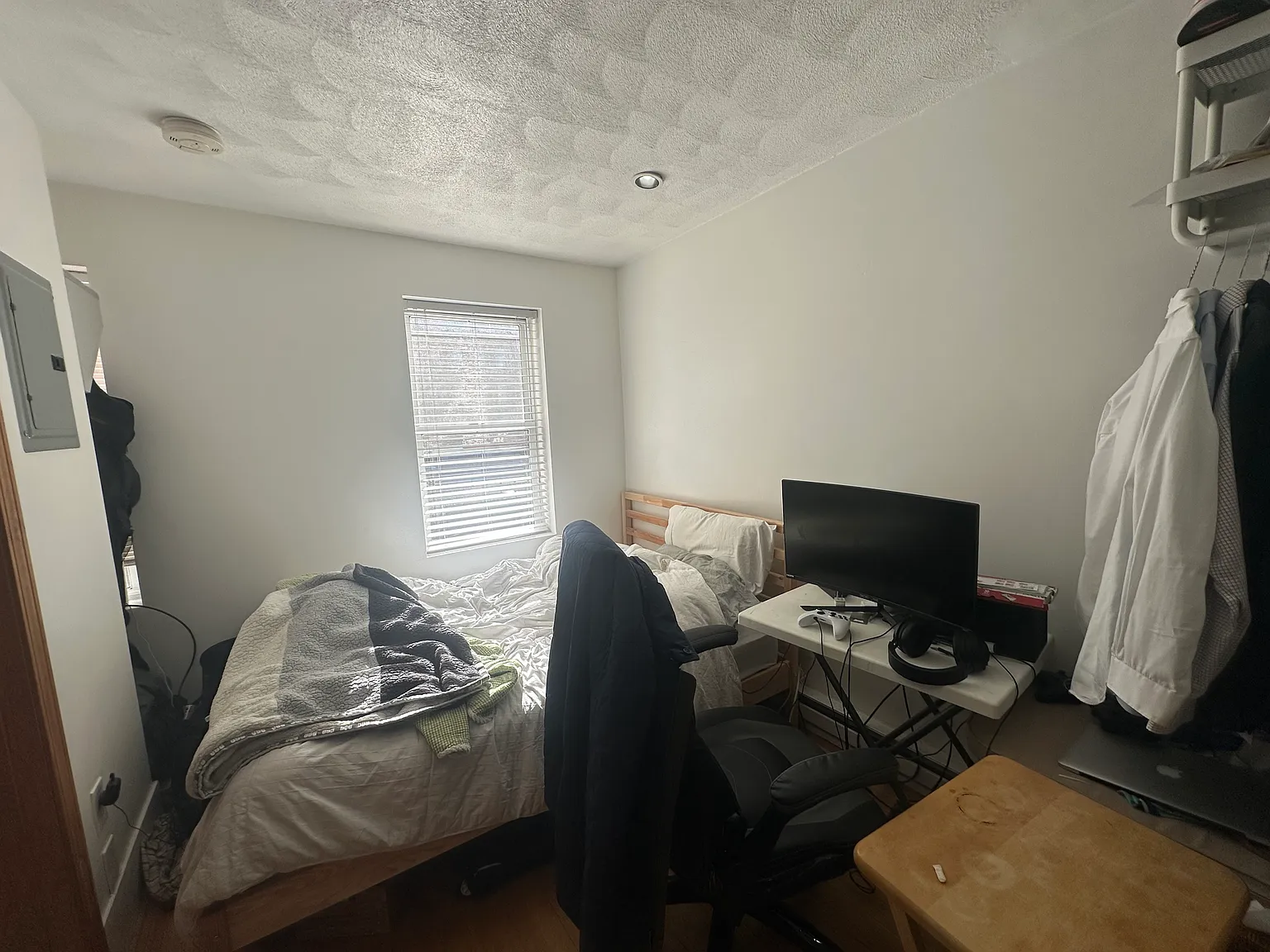 Studio, $2,100 — Photo 4