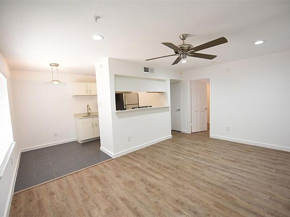 2nd image of 5408 Reiger Ave APT 104