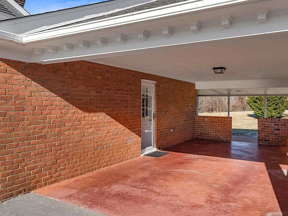 5th image of 258 Mountainview Dr