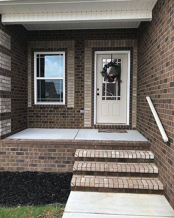 1st image of 35 Kensington Ct