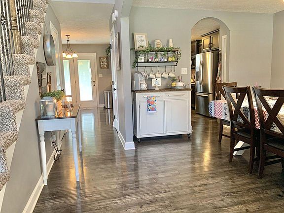 4th image of 1295 Eagles View Dr