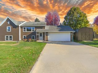 125 Hillside Ln, Shawano, WI 54166