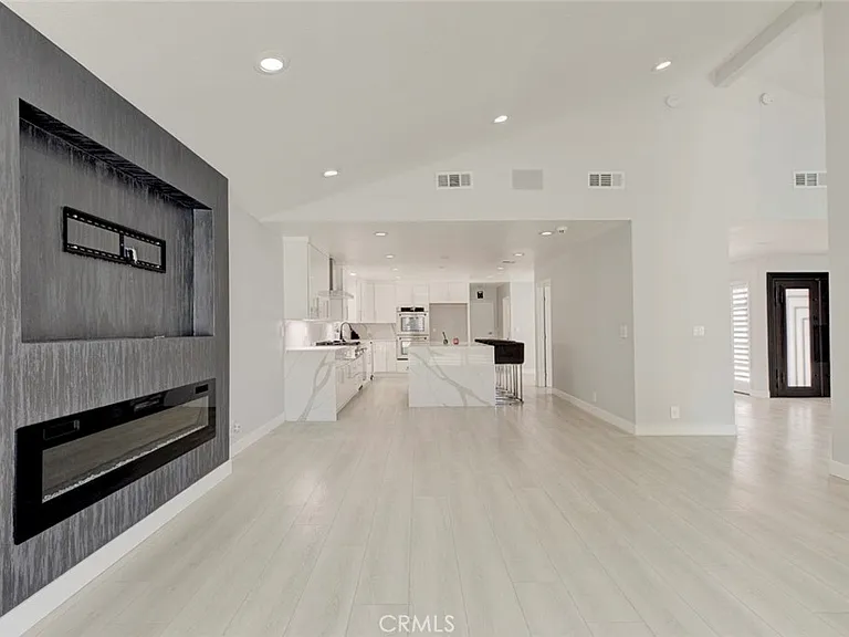 9450 Tampa Ave — Photo 18