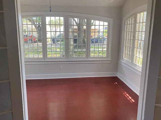 1945 15th Ave — Photo 3