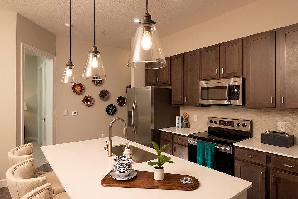 1st image of 889 Ingleside Ave APT 101