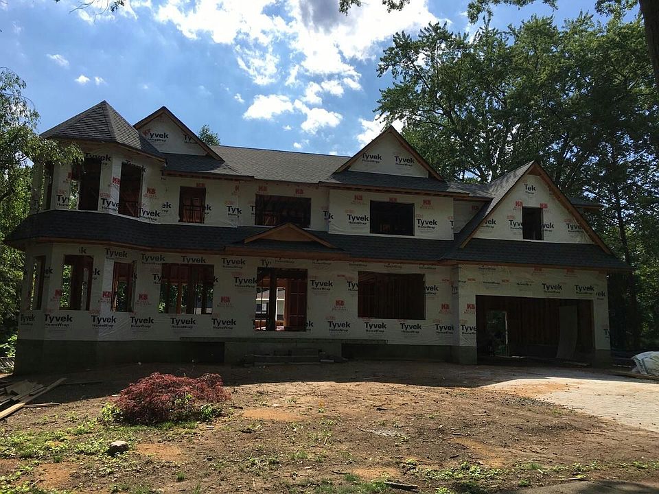 2nd image of 133 Ellsworth Ter