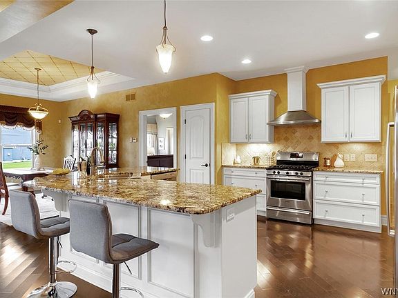 4th image of 4 Parliament Ln