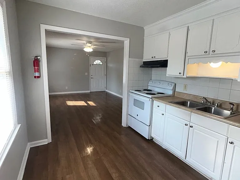 119A Calvin Ct — Photo 4