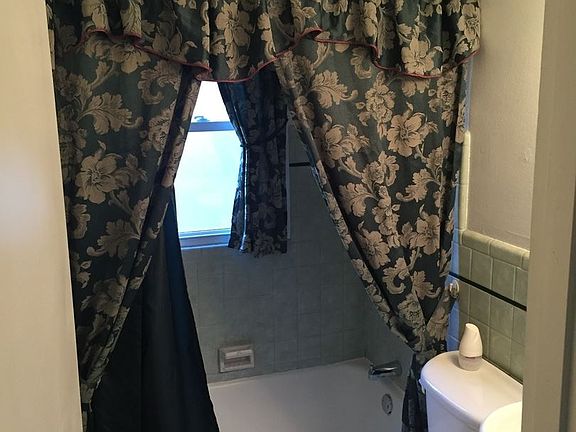 3rd image of 10262 Coburg Lands Dr