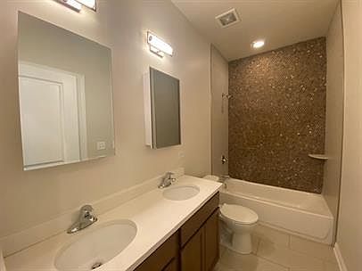 1st image of 2839 N Milwaukee Ave #202