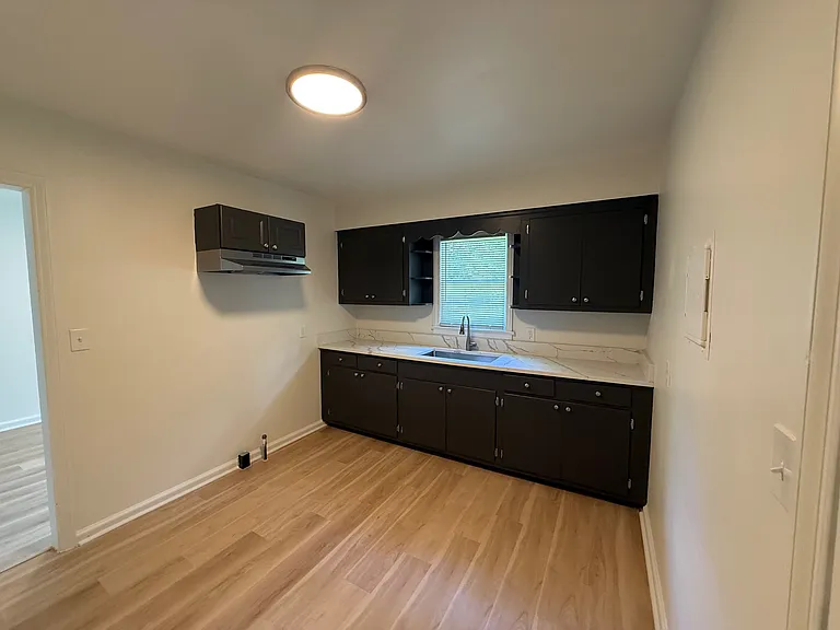 2408 Cornell Ave — Photo 5