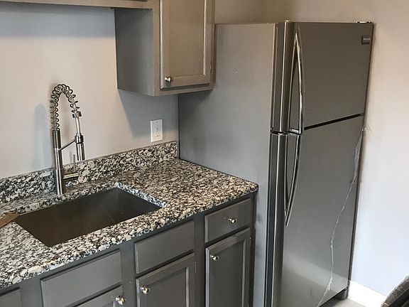 5th image of 508 N Winnetka Ave #102