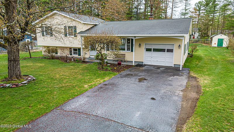 2nd image of 897 Upper Sherman Avenue