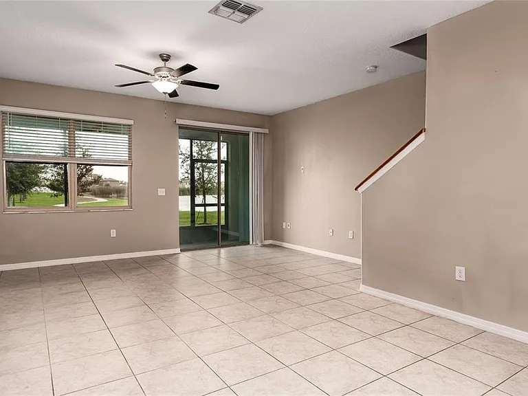 724 Royal Empress Dr — Photo 14