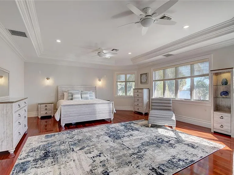 1320 S Lakeside Dr — Photo 31