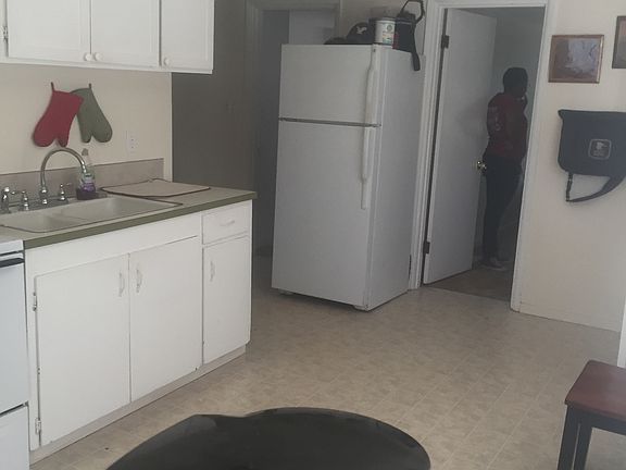 3rd image of 723 4th St NW #725