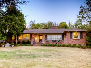 2460 Shades Crest Rd, Vestavia Hills, AL 35216