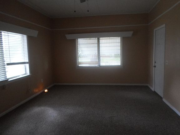 4th image of 37709 Robinson Ave
