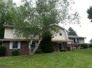 476 Spruce Ln, Nazareth, PA 18064