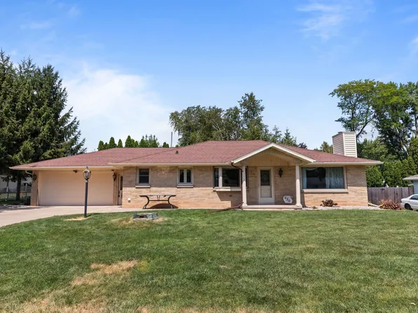 630 W Capitol Dr, Appleton, WI 54911