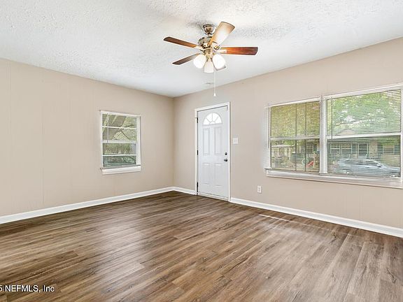 4th image of 3051 4TH STREET Circle