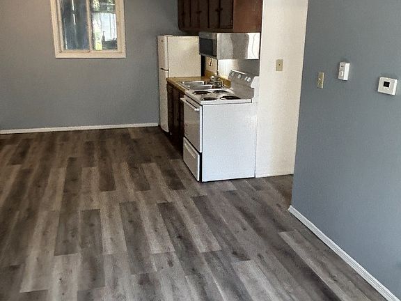 3rd image of 1004 S College St