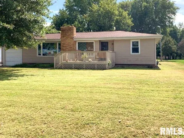 105 Elevator St, Farmersville, IL 62533