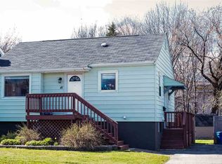 41 Rosedale Ave, Halifax, NS B3N2J2