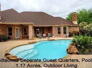 824 Mallard Pointe Dr, Cedar Hill, TX 75104