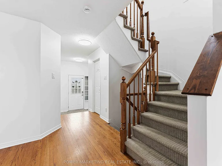 116 Esterbrook Dr — Photo 4