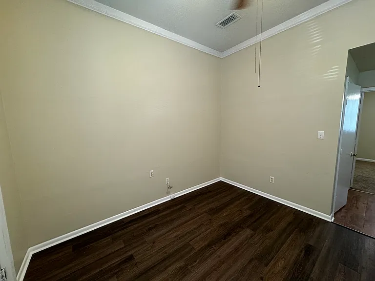 7811 Oak St #B — Photo 4