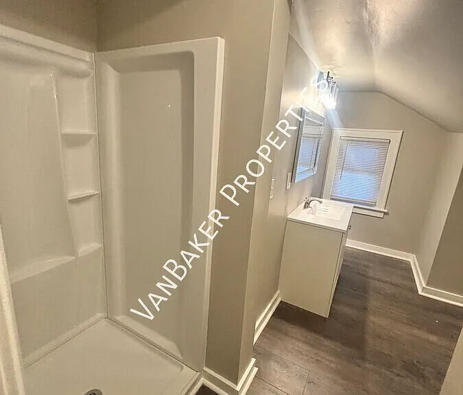 859 Kenmore Blvd #3 — Photo 7