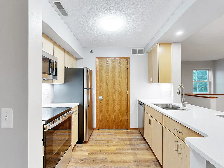 Cedar Pointe Townhomes — Photo 86
