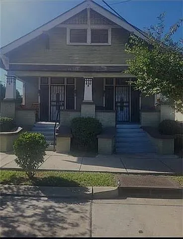 1502 Alvar St Photo 1