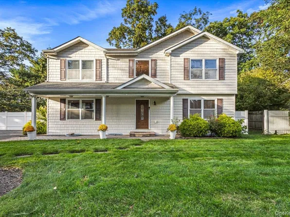 61 Delamere Street, Huntington, NY 11743